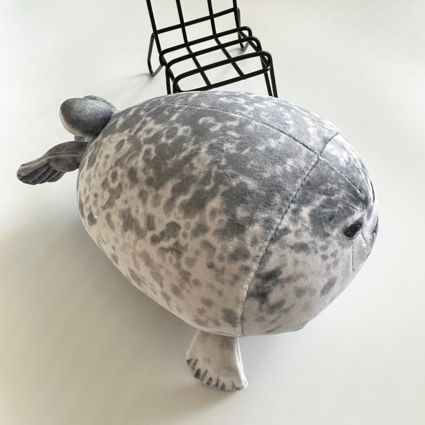 "Seal of Approval: Adorable Huggable Stress Relieving 20 cm Soft Toy!